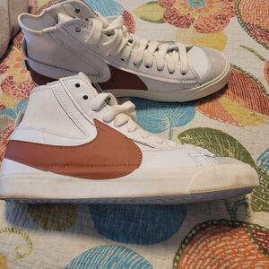 NIKE BLAZER MID 77 VINTAGE SNEAKERS